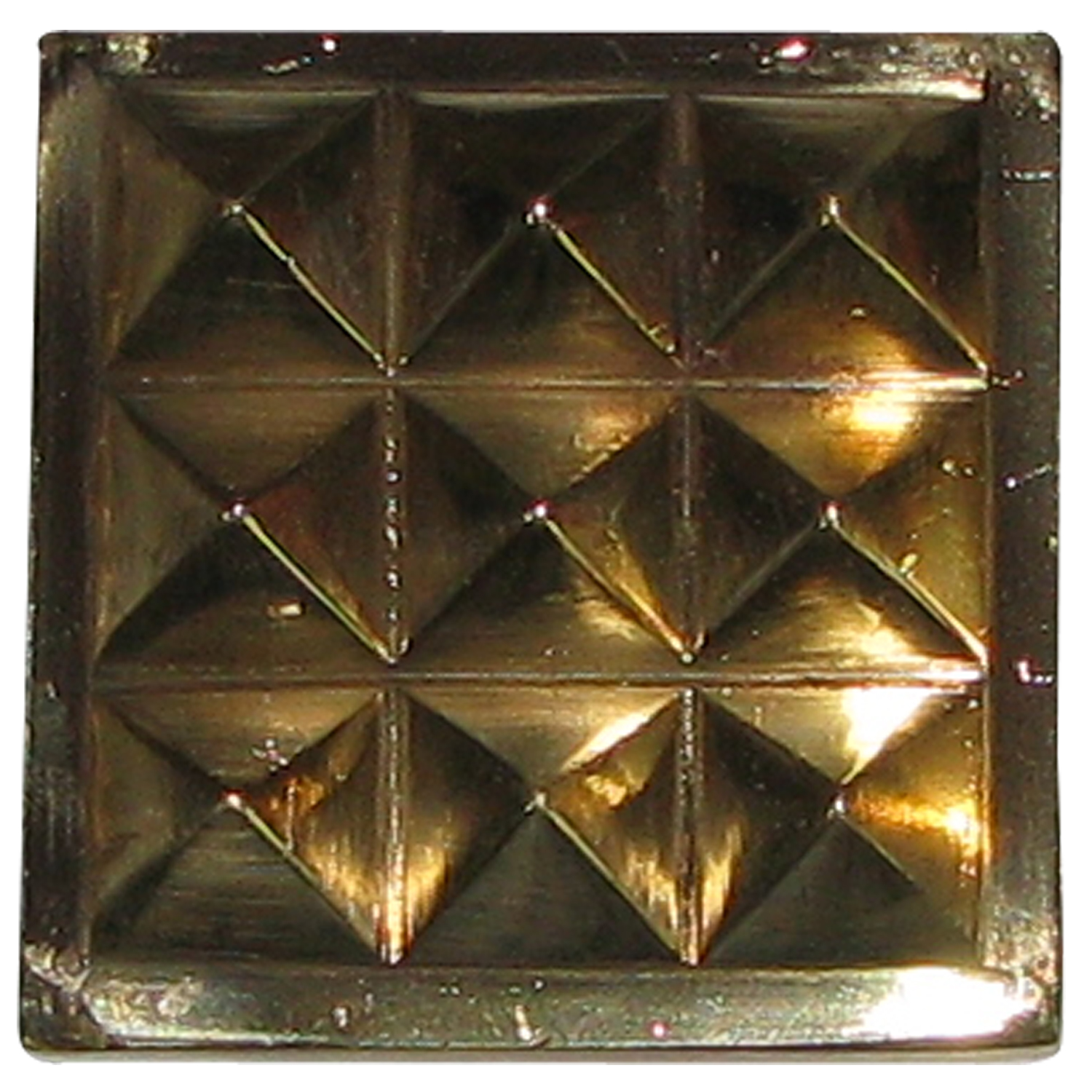 Brass Pyramid 1-Inch Chips