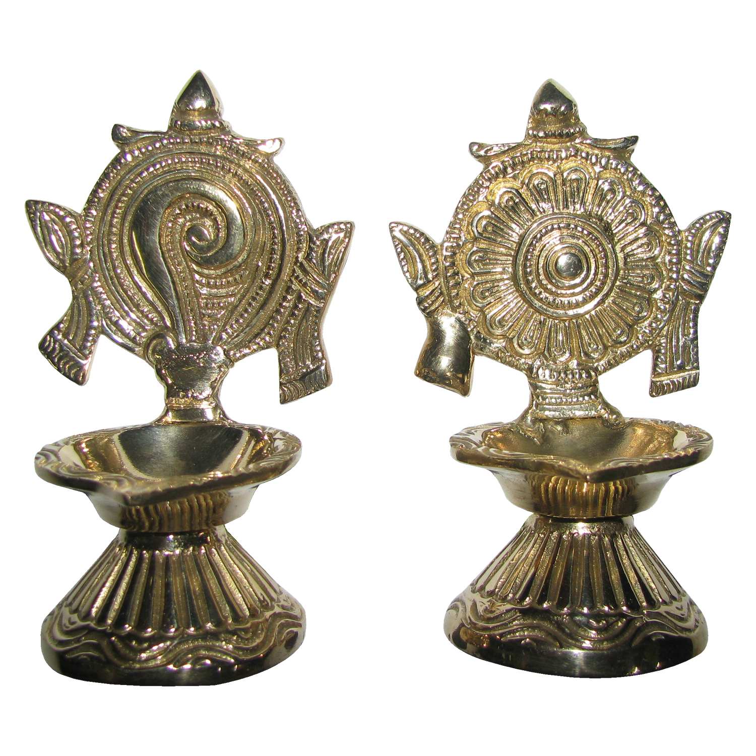 Ek-Mukhi-Shankh-Chakra-Deep-Set-in-Brass-4-Inch-S966898.jpg