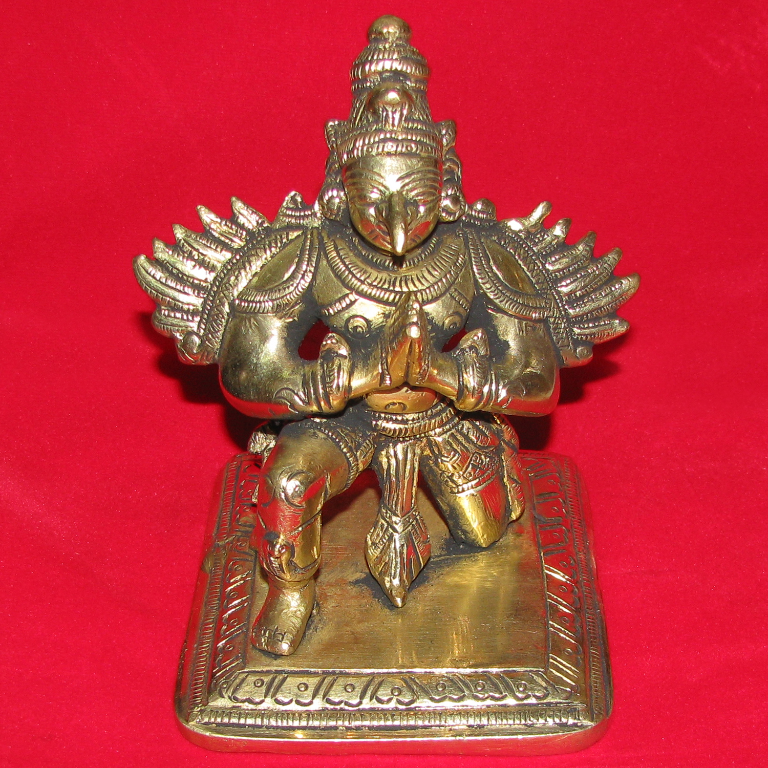 Garuda-Vishnu-Vahana-Statue-Garuda-Pakshi-Pittalai-Vigraha-Idol-in-Brass-5-Inch-S963648.jpg